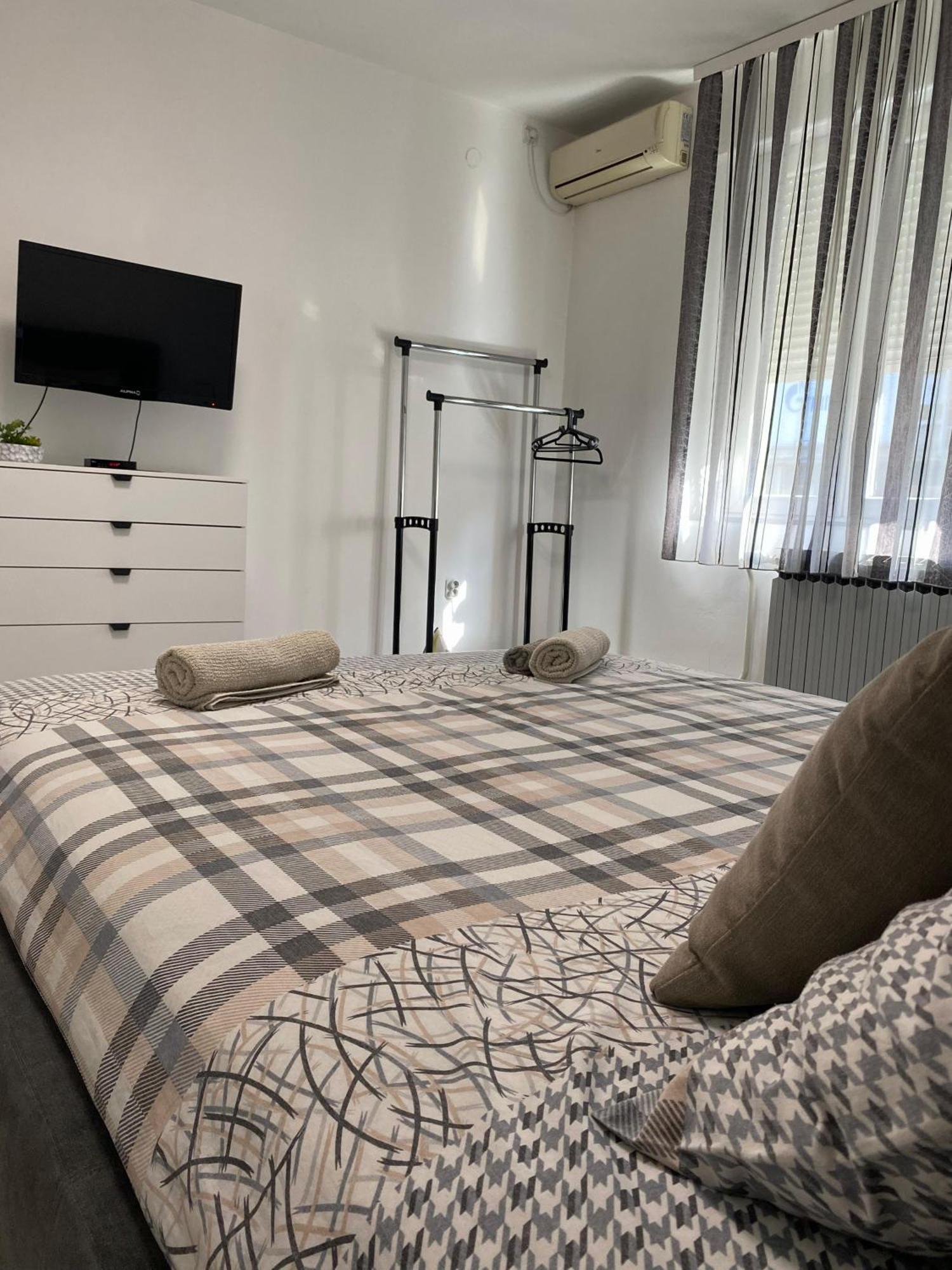Ferienwohnung Grand Royal Belgrad Exterior foto